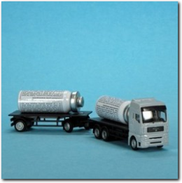 Anhängerzug Truck Modell weiss.