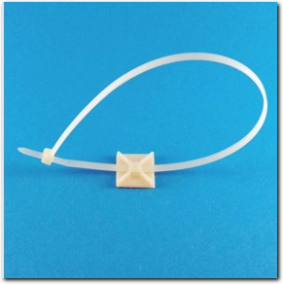 Selbstklebender Kabelbinder Sockel, nachleuchtend, 19 x 19 mm.