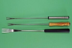 Gekaufte Fonduegabeln mit Originalgriffen.