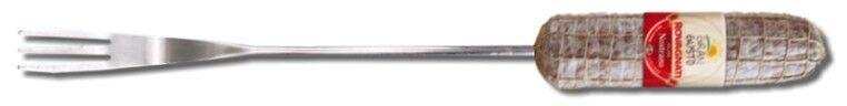 Käse Gabel mit Salami als Griff.