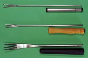 Originalgriffen von Fonduegabeln entfernt.