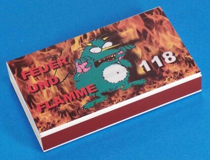 Streichholzschachtel mit Feuer und Flamme Aufkleber.